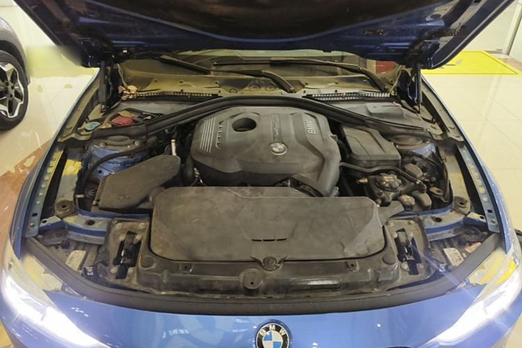 Used BMW 3 Series 2018 320i M Sport Package Engine Bay
