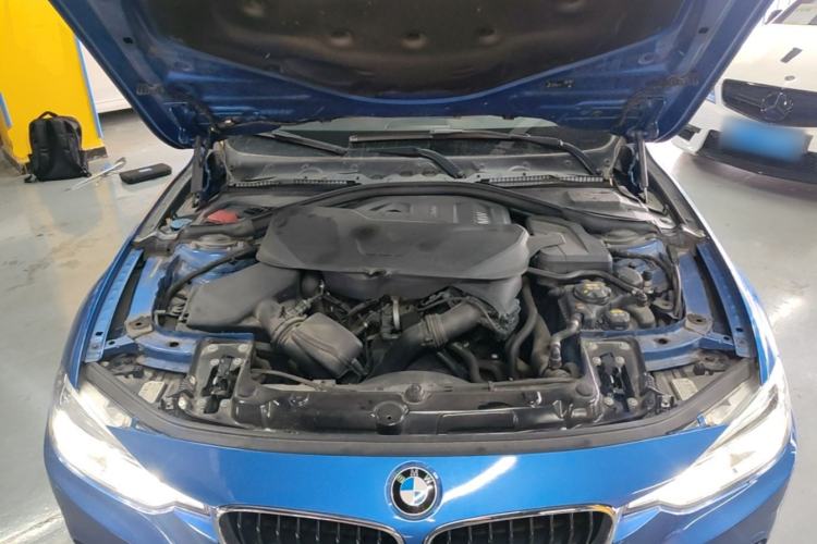 Used BMW 3 Series 2018 320Li Leading Model M Sport Package Engine Bay