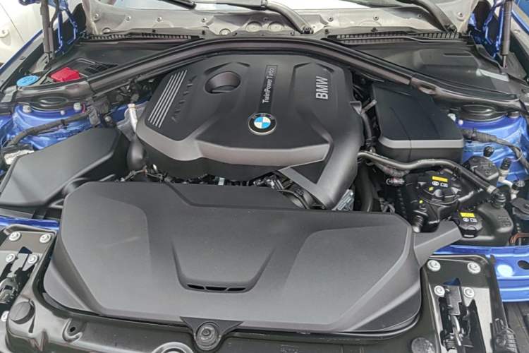 Used BMW 3 Series 2018 320i M Sport Package Engine Bay