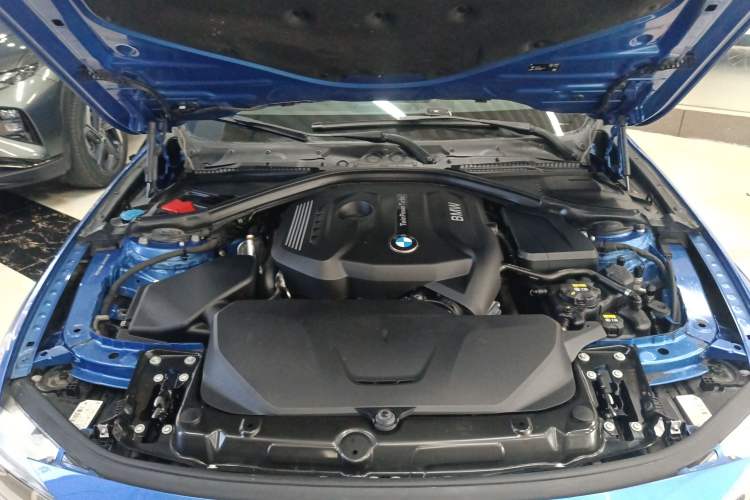 Used BMW 3 Series 2018 320i M Sport Package Engine Bay
