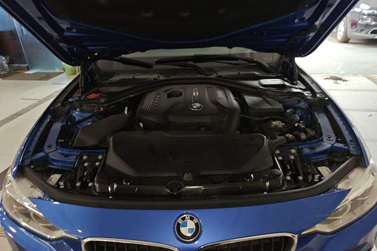 Used BMW 3 Series 2018 320Li Leading Model M Sport Package Engine Bay