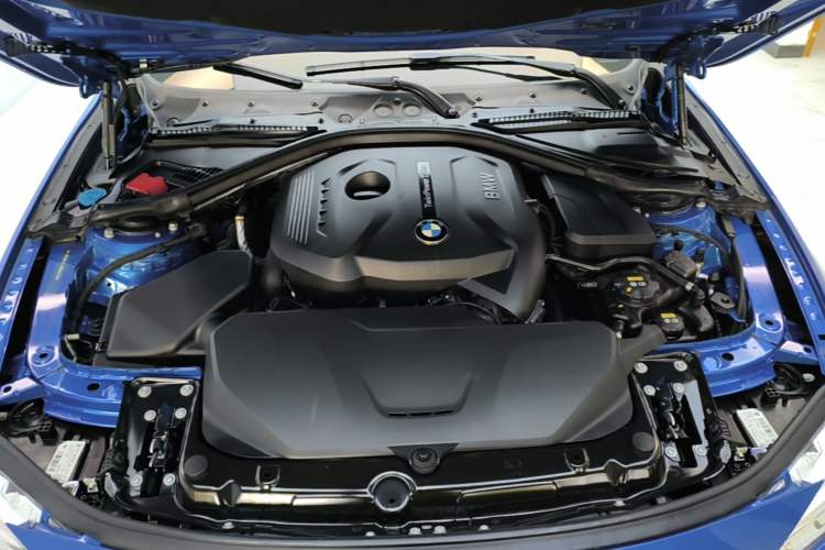 Used BMW 3 Series 2018 320i M Sport Package Engine Bay