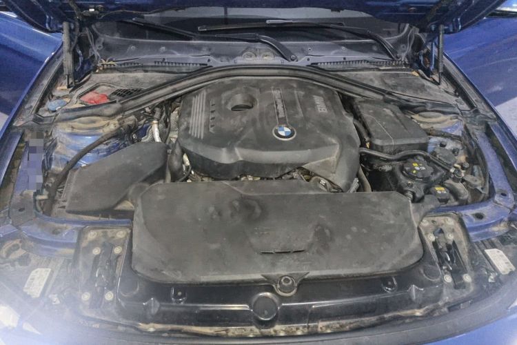 Used BMW 3 Series 2018 320i M Sport Package Engine Bay