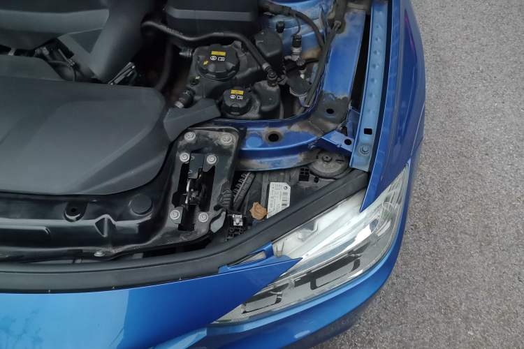 Used BMW 3 Series 2018 320Li Leading Model M Sport Package Engine Bay Left