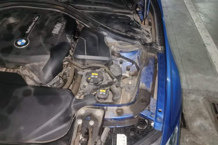 Used BMW 3 Series 2018 320i M Sport Package Engine Bay Left