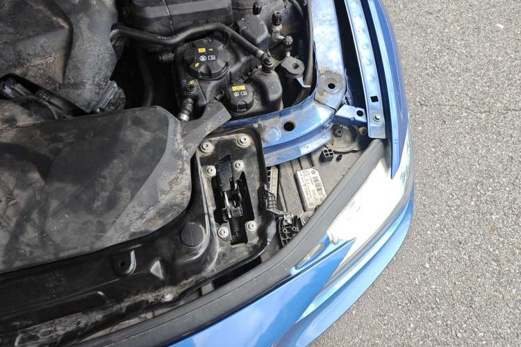 Used BMW 3 Series 2018 320i M Sport Night Edition Engine Bay Left