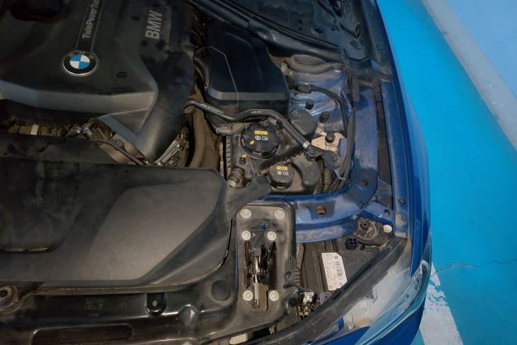 Used BMW 3 Series 2018 320Li M Sport Night Edition Engine Bay Left