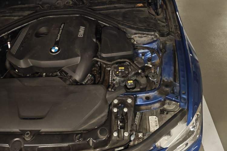 Used BMW 3 Series 2018 320Li Leading Model M Sport Package Engine Bay Left