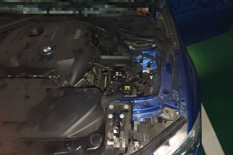 Used BMW 3 Series 2018 320i M Sport Night Edition Engine Bay Left