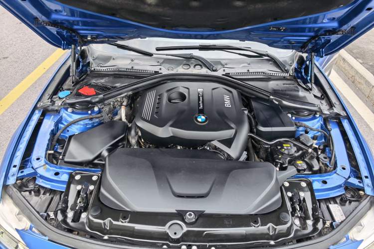 Used BMW 3 Series 2018 320i M Sport Package Engine Bay