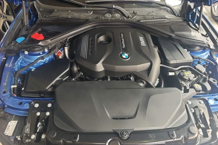 Used BMW 3 Series 2018 320i M Sport Package Engine Bay