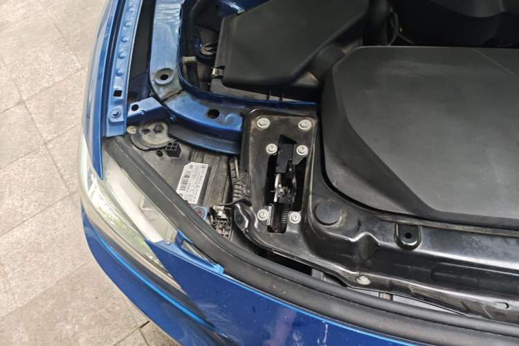 Used BMW 3 Series 2018 320i M Sport Night Edition Engine Bay Right