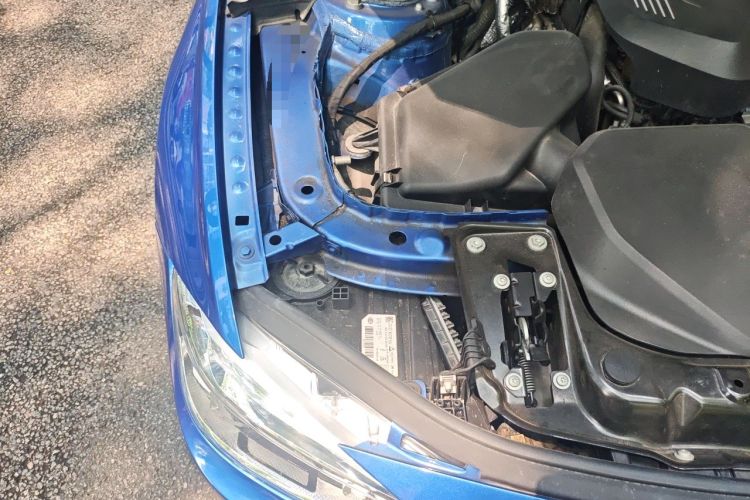 Used BMW 3 Series 2018 320i M Sport Package Engine Bay Right