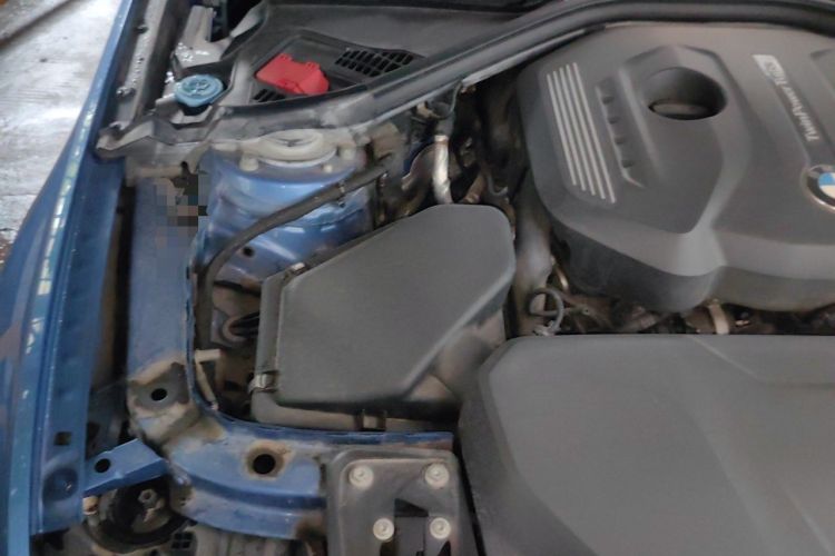 Used BMW 3 Series 2018 320i M Sport Night Edition Engine Bay Right