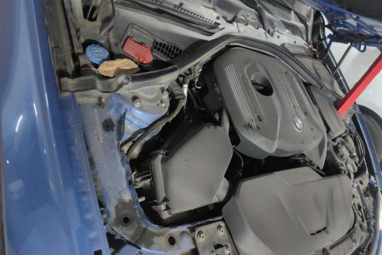 Used BMW 3 Series 2018 320i M Sport Night Edition Engine Bay Right