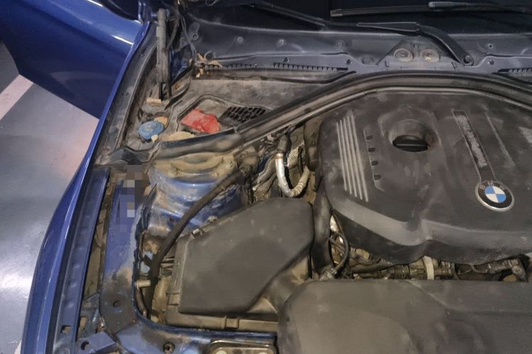 Used BMW 3 Series 2018 320i M Sport Package Engine Bay Right