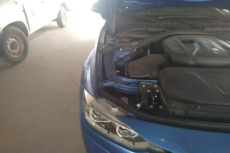 Used BMW 3 Series 2018 320Li Leading Model M Sport Package Engine Bay Right