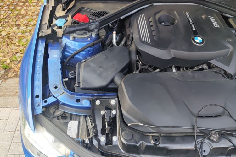Used BMW 3 Series 2018 320i M Sport Package Engine Bay Right