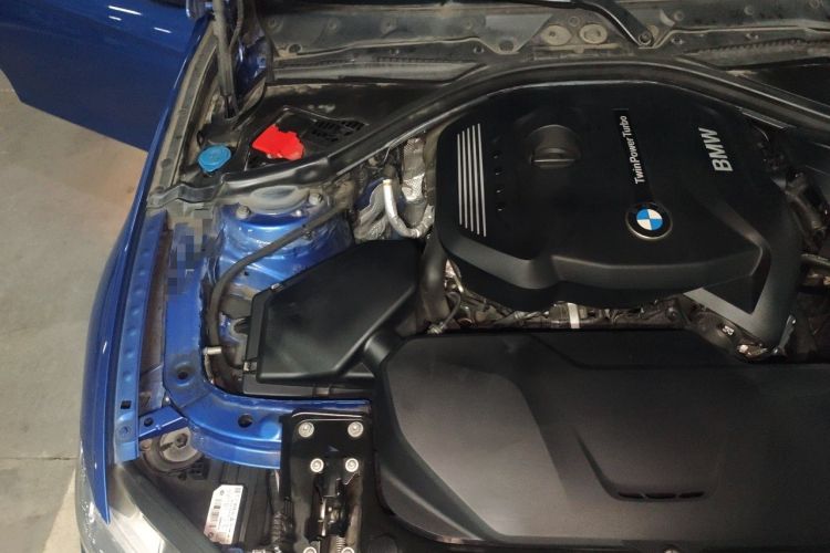 Used BMW 3 Series 2018 320i M Sport Package Engine Bay Right