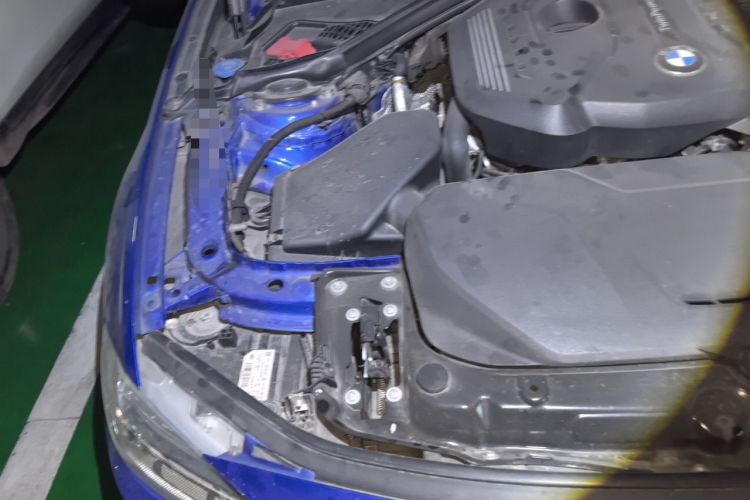 Used BMW 3 Series 2018 320i M Sport Package Engine Bay Right