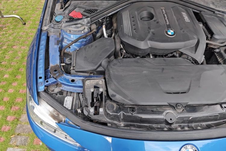 Used BMW 3 Series 2018 320i M Sport Package Engine Bay Right