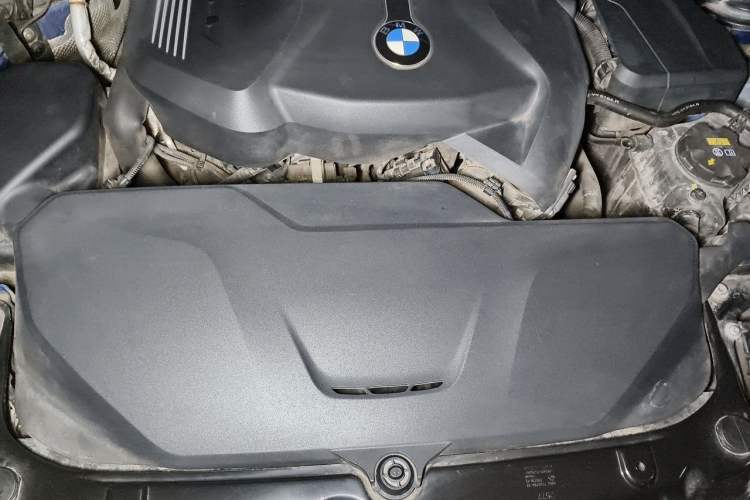 Used BMW 3 Series 2018 320Li Leading Model M Sport Package Engine Bay