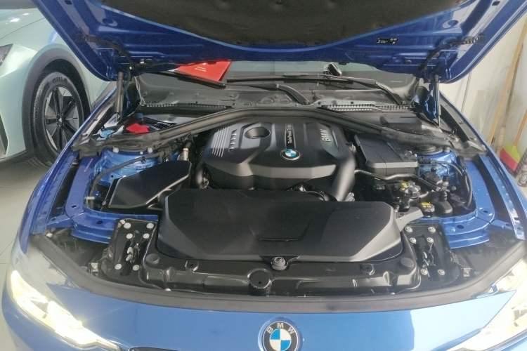 Used BMW 3 Series 2018 320i M Sport Package Engine Bay