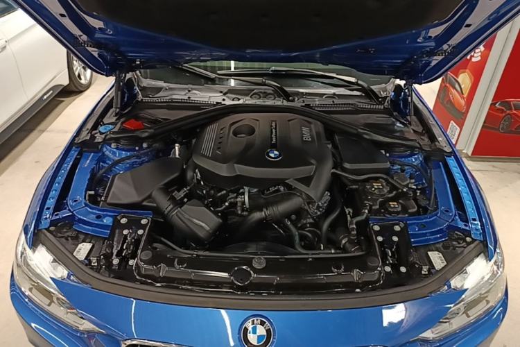 Used BMW 3 Series 2018 320i M Sport Package Engine Bay