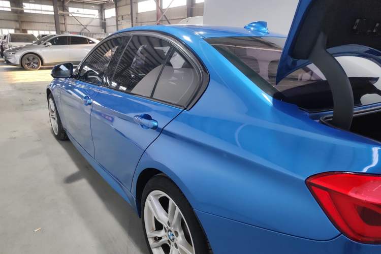 Used BMW 3 Series 2018 320i M Sport Package Exterior 2