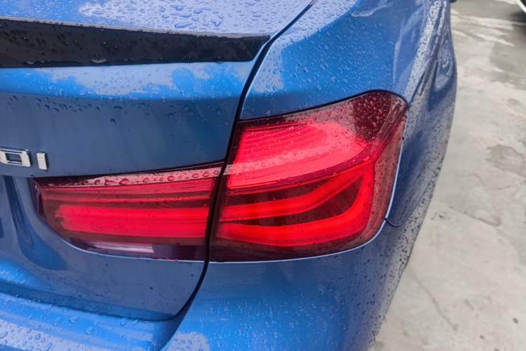 Used BMW 3 Series 2018 320i M Sport Package Exterior 3