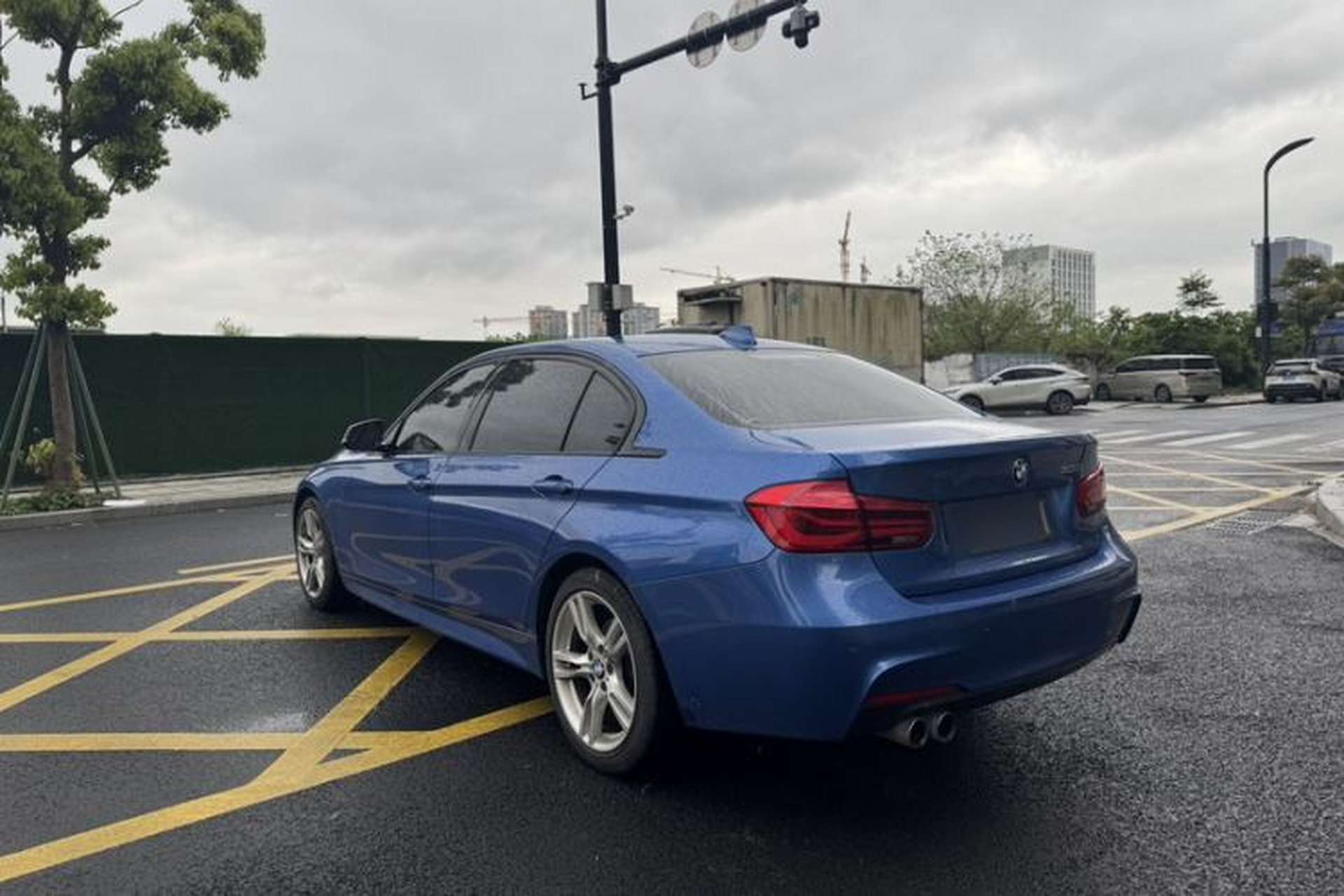 Used BMW 3 Series 2018 320Li Leading Model M Sport Package Exterior 3
