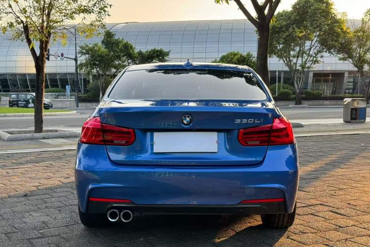 Used BMW 3 Series 2018 320Li Leading Model M Sport Package Exterior 3