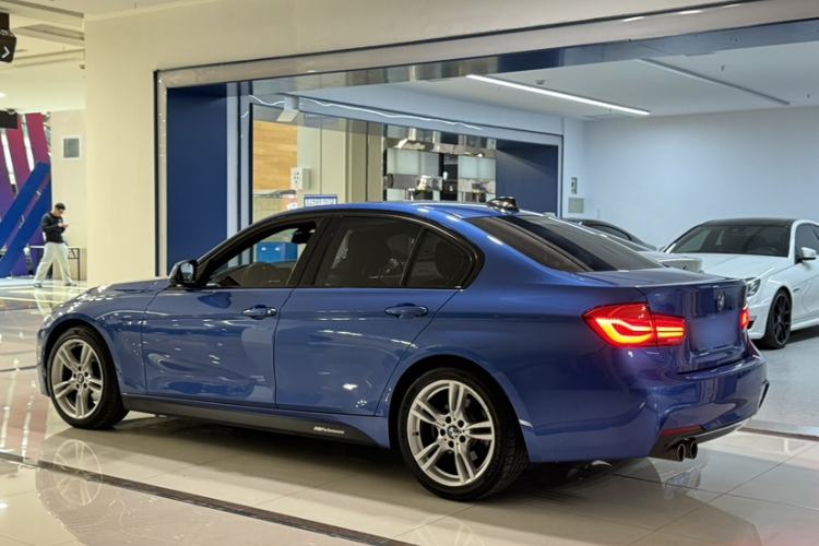 Used BMW 3 Series 2018 320i M Sport Package Exterior 4