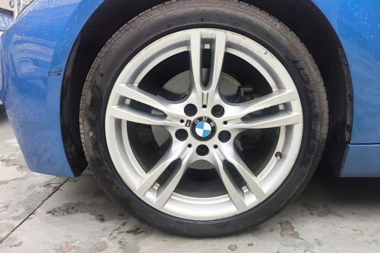 Used BMW 3 Series 2018 320i M Sport Package Exterior 4