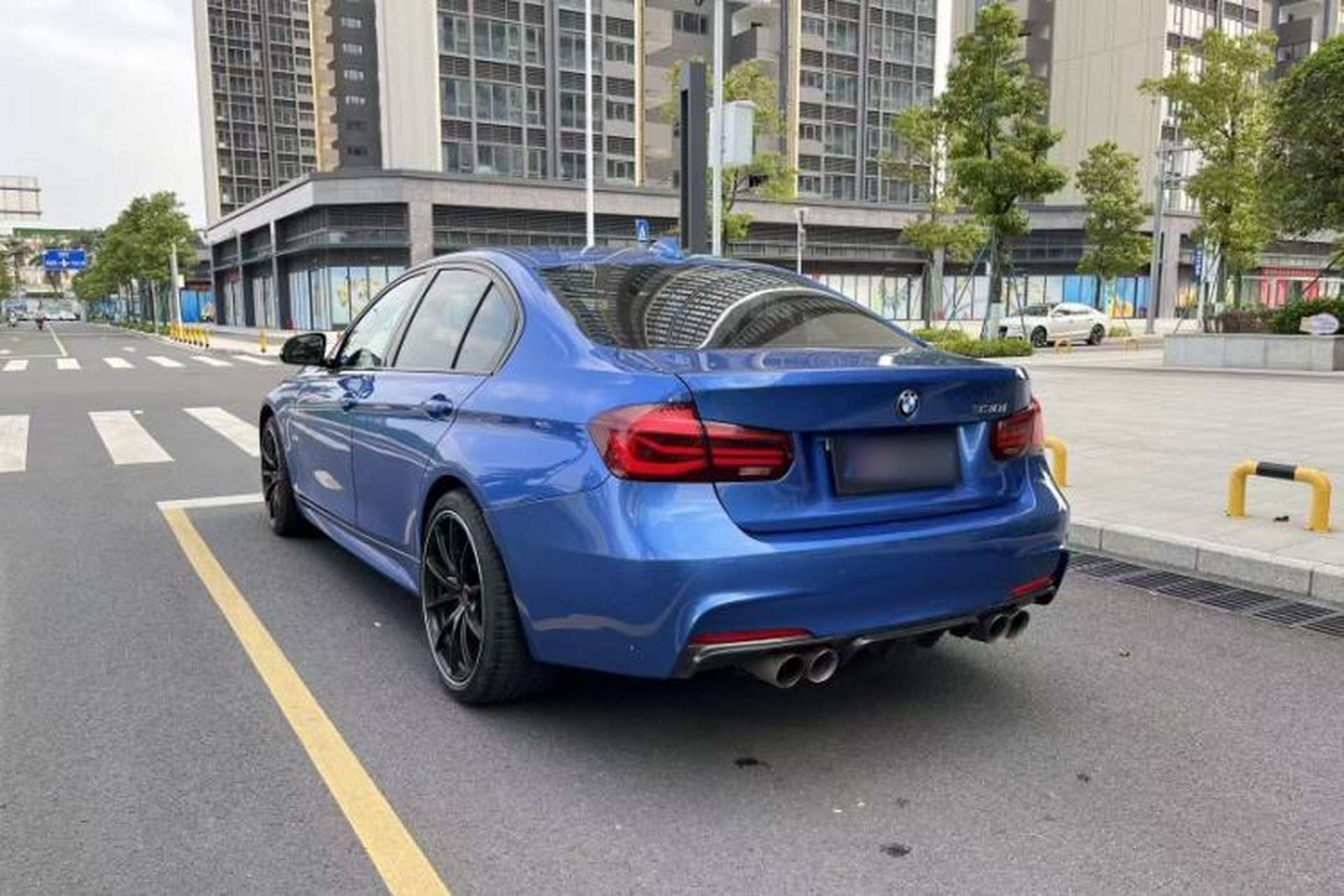 Used BMW 3 Series 2018 330i M Sport Night Edition Exterior 4
