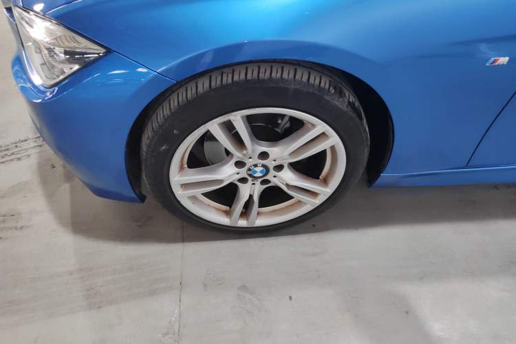 Used BMW 3 Series 2018 320i M Sport Package Exterior 4