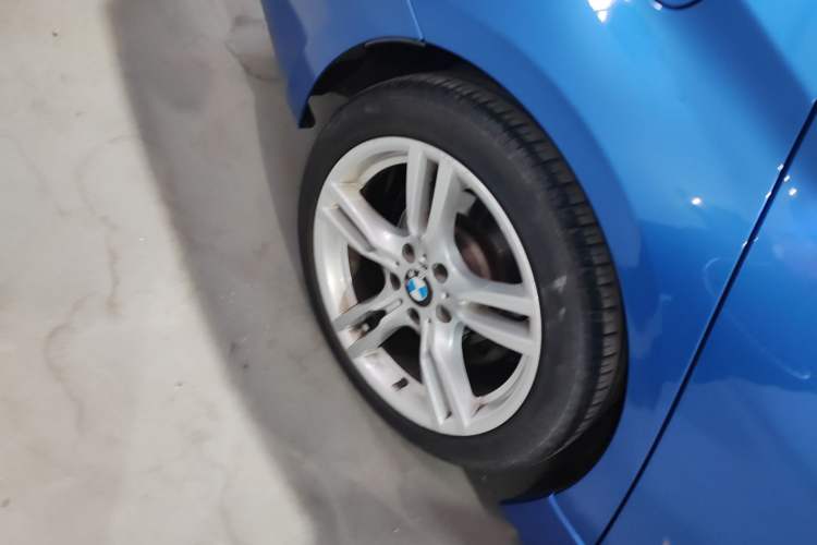 Used BMW 3 Series 2018 320i M Sport Package Exterior 5