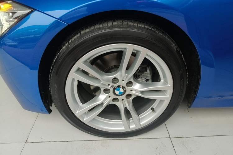 Used BMW 3 Series 2018 320i M Sport Package Exterior 7