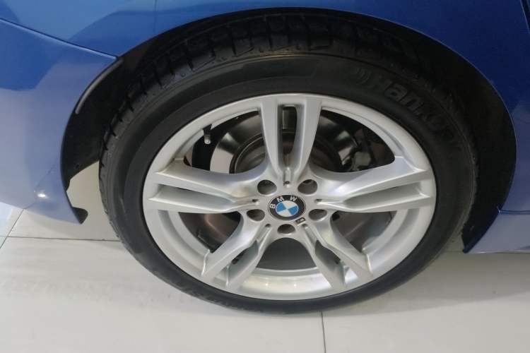 Used BMW 3 Series 2018 320i M Sport Package Exterior 8