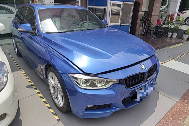 Used BMW 3 Series 2018 320i M Sport Package Front Right 45 Deg