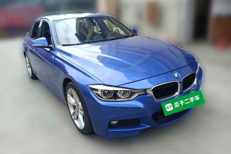 Used BMW 3 Series 2018 320i M Sport Package Front Right 45 Deg
