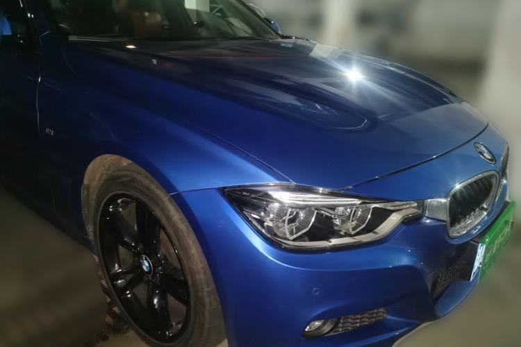 Used BMW 3 Series 2018 320i M Sport Package Front Right 45 Deg