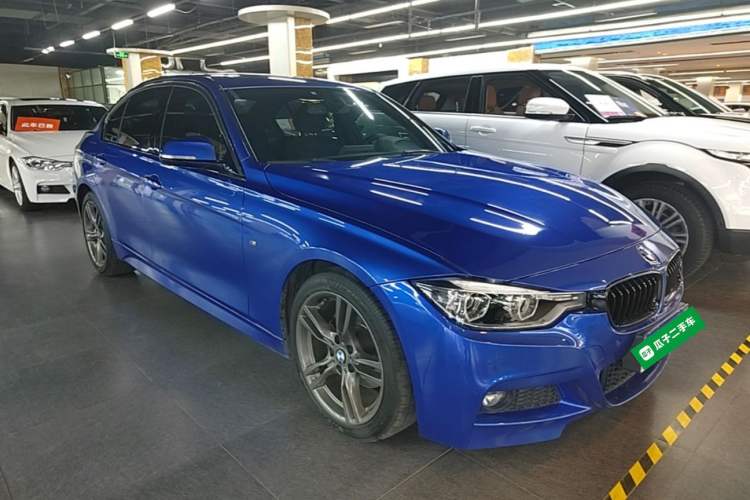 Used BMW 3 Series 2018 320i M Sport Package Front Right 45 Deg