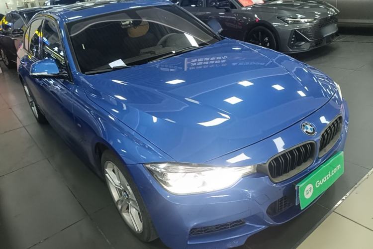 Used BMW 3 Series 2018 320i M Sport Package Front Right 45 Deg