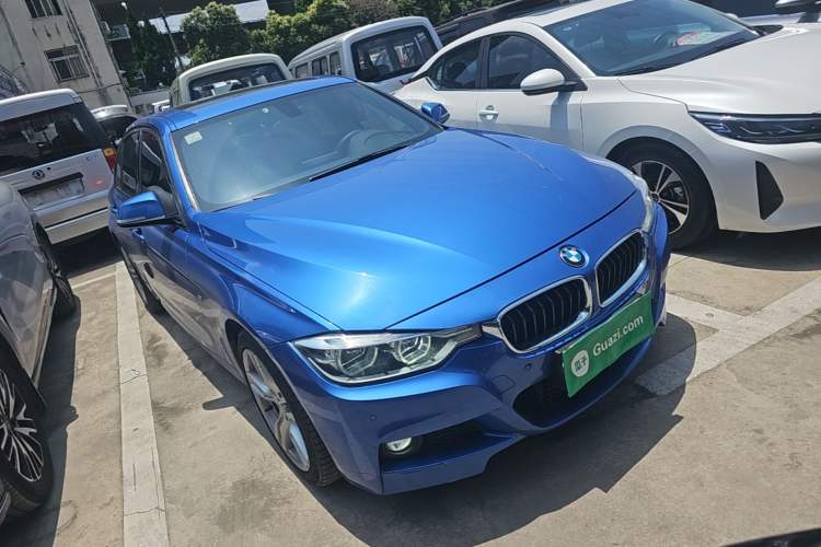 Used BMW 3 Series 2018 320i M Sport Package Front Right 45 Deg