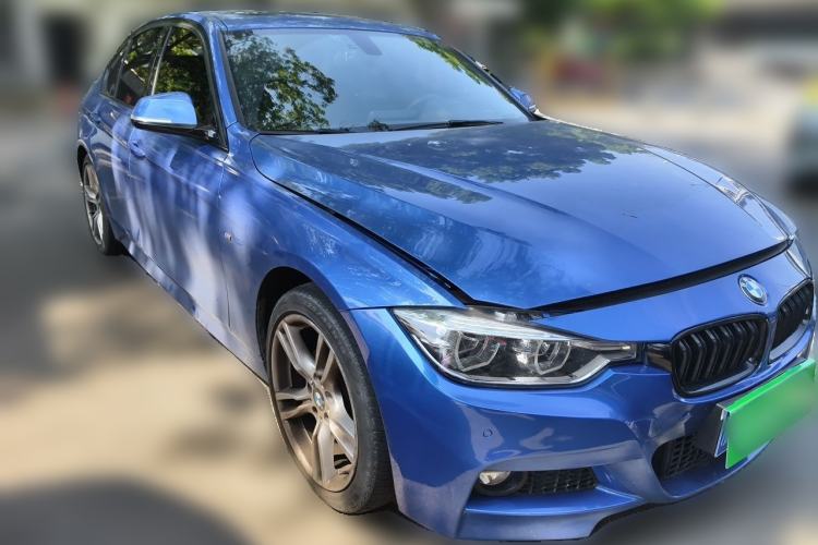 Used BMW 3 Series 2018 320i M Sport Package Front Right 45 Deg