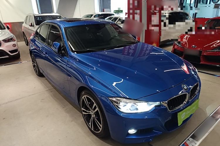 Used BMW 3 Series 2018 320i M Sport Package Front Right 45 Deg