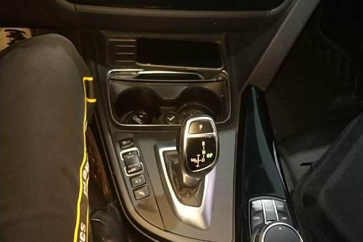 Used BMW 3 Series 2018 320Li Leading Model M Sport Package Gear Lever