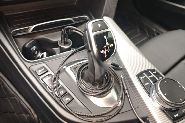 Used BMW 3 Series 2018 320i M Sport Night Edition Gear Lever