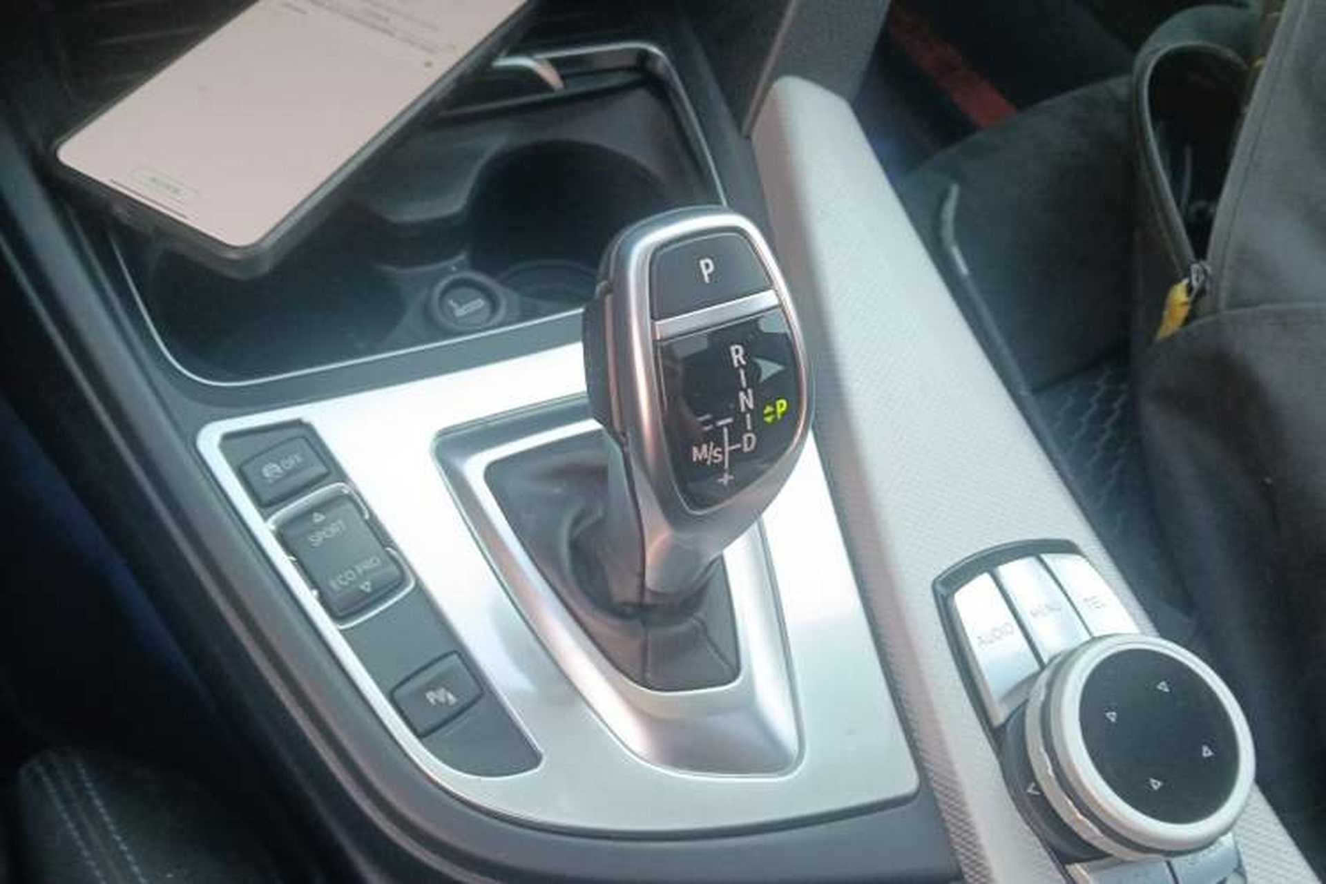 Used BMW 3 Series 2018 320i M Sport Package Gear Lever